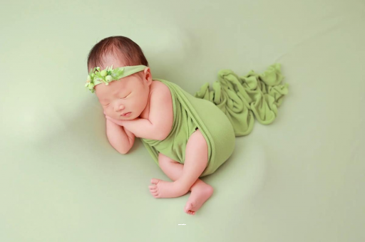 瓦房店帮宝宝戒掉吃手的妙招