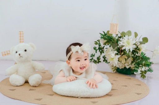 瓦房店宝宝多久会抬头